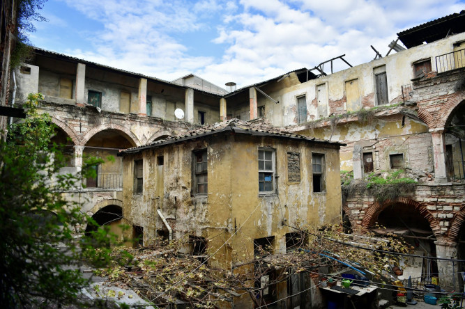 Başkan Turan, Şekerci Han'da Başlatılacak Restorasyon Süreci Öncesi Teknik Ekiple Yerinde İncelemelerde Bulundu