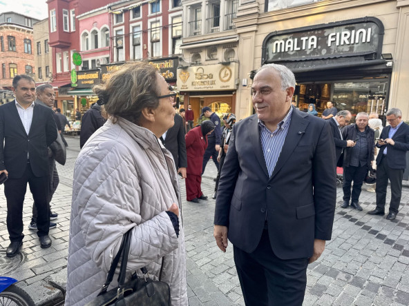 Başkan Turan, Malta Çarşısı'nda Fatihlilerle Bir Araya Geldi