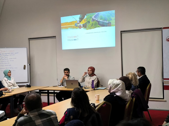 Zihnin İşleyişine Dair Yeni Bir Perspektif: “Konuşan Zihin” Programı Medrese Davutpaşa'da Katılımcılarla Buluştu