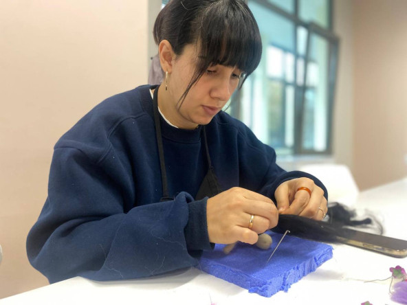 KARINCA El Emeği Eğitim Birimimiz ile Keçeden Doğan Hatıralar: Fındıkzade'de Geleneksel Dokunuşlarla Keçe Bebek Etkinliği