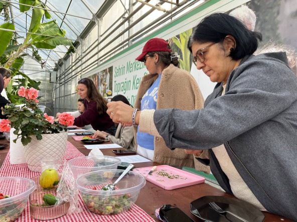 Kadın ve Aile Birimimiz, Yedikule Bahçe'de Diyetisyen Eşliğinde Hazırlanan “Fit Gün Tabağı” ile Sağlıklı Beslenmenin Püf Noktalarını Paylaştı