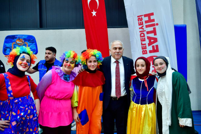 Başkan Turan'ın Katılımıyla Düzenlenen 9. Geleneksel Engelsiz Spor ve Eğlence Şenliği, Renkli Anlarıyla Çocuklarımızın Gününe Neşe Kattı