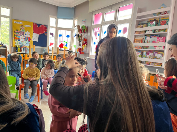 Halkla İlişkiler Ofisimizin Süperbüs'ü, Çiçek Bahçesi Anaokulu'nda Miniklerimizle Buluştu