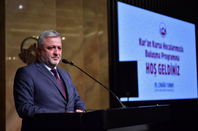 Başkan Turan, Neslişah Sultan Kültür Merkezinde Hanım Kur'an-ı Kerim Hocalarımızla Buluşarak Manevi Eğitimin Önemini Vurguladı