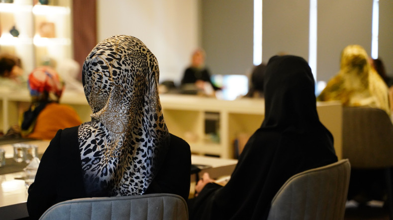 KARINCA El Emeği Eğitim Birimimiz ile Hanım Sahabelerin İzinde: Zehra Çevik Hoca Hanım'ın Rehberliğinde GastroSanat'ta Manevi Yolculuk