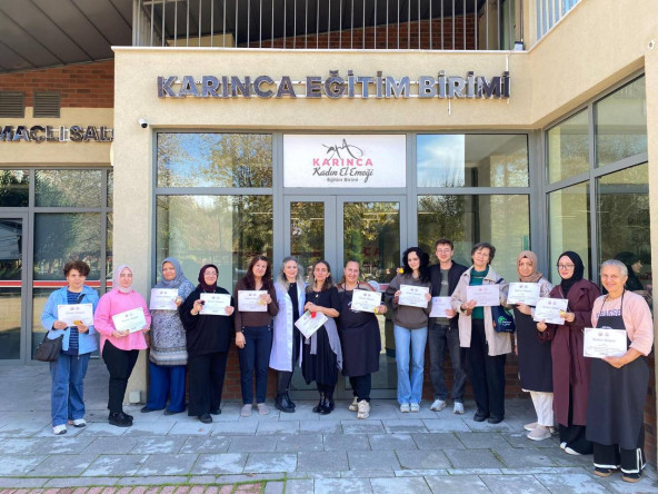 Fındıkzade KARINCA El Emeği Eğitim Birimi'nde Vatandaşlarımız İçin Örgü Horoz Anahtarlık Atölyesi