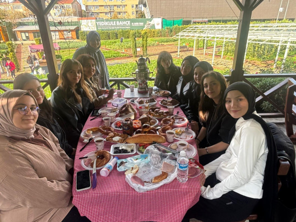 Yedikule Bahçe'de Yılın Son Pikniği