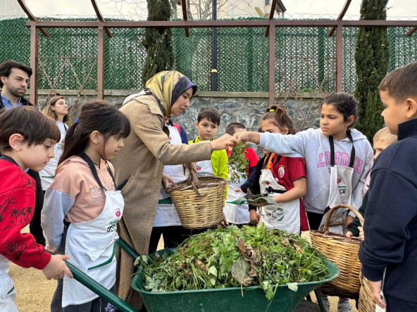 Ayvansaray Bahçe'de Çocuklarımıza Sürdürülebilir Gelecek İçin Kompost Eğitimi
