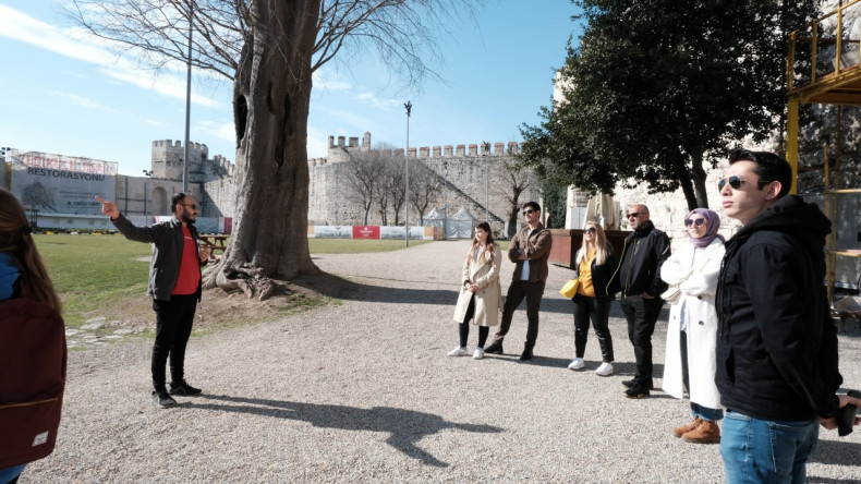 Efsaneleriyle Ünlü Yedikule Hisarı'nda Rehberli Gündüz Turları Devam Ediyor