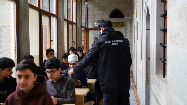 Halkla İlişkiler Ofisimizden Kur'ân Kurslarımıza Hediyeler