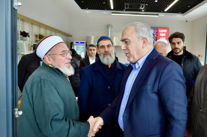 Başkan Turan, Balat'ta Hizmete Açılan Çarşamba Kahvehane'de Hemşehrileriyle Buluştu