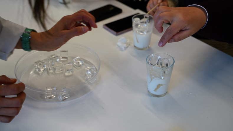 KARINCA El Emeği Eğitim Birimi'nden Fındıkzade'de Sıcacık Bir Buluşma: Kahve Temalı Mum Etkinliği