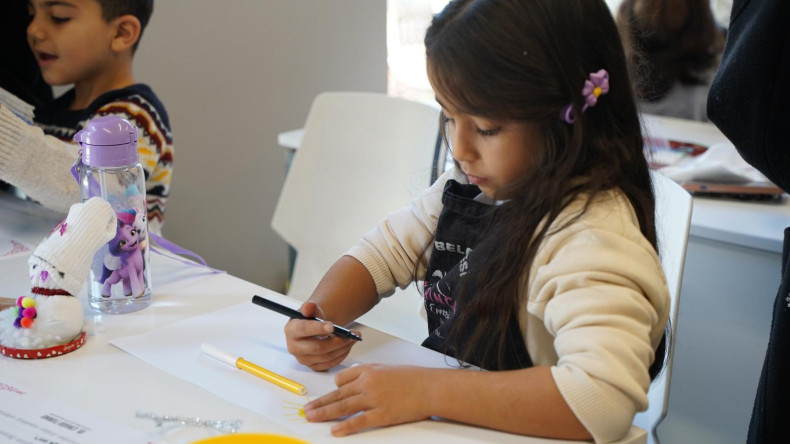 Silivrikapı KARINCA El Emeği Eğitim Birimimizde Erken Çocukluk Dönemine Yönelik Uygulamalı Eğitim Çalışmaları Sürdürülüyor