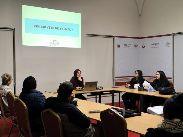 Medrese Davutpaşa'da Çocukların Duygusal Gelişimine Yönelik Eğitim Serisi Sürdürülüyor