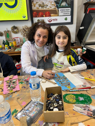 Öğrencilerimiz, 1. Sınıf Atık Getirme Merkezi'nde Çevreye Duyarlılık Kazanıyor