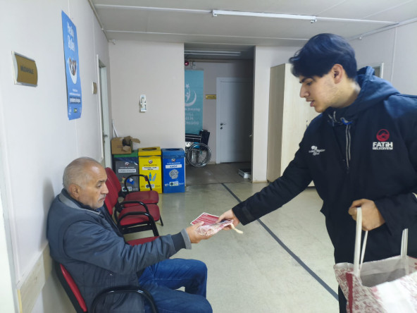 Halkla İlişkiler Ofisimizden Aile Sağlık Merkezlerinde Vatandaşlarımıza İlaç Kutusu Dağıtımıyla Sağlık Bilincine Katkı