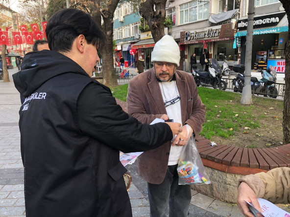 Halkla İlişkiler Ofisimizden Dünya Çay Günü Dolayısıyla İlçe Meydanlarında Vatandaşlarımızla Buluşma