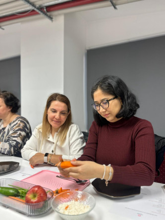 Fit Yaşamın Lezzetli Adımları: Kadın ve Aile Birimimiz ile Fındıkzade Çukurbostan Yaşam Merkezi'nde Sağlıklı Atıştırmalıklar Buluşması