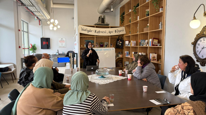 Yadigâr Kahvesi'nde Aktif Yaşlanma, Umut ve Başarı Hikâyeleri Sosyolojik Bir Perspektifle Ele Alındı