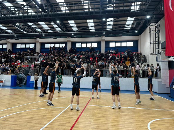 Suriçi Kupası Futsal Müsabakalarıyla İlçede Sporun Ritmi Yükseldi, Öğrencilerimiz Ortak Bir Heyecanda Buluştu