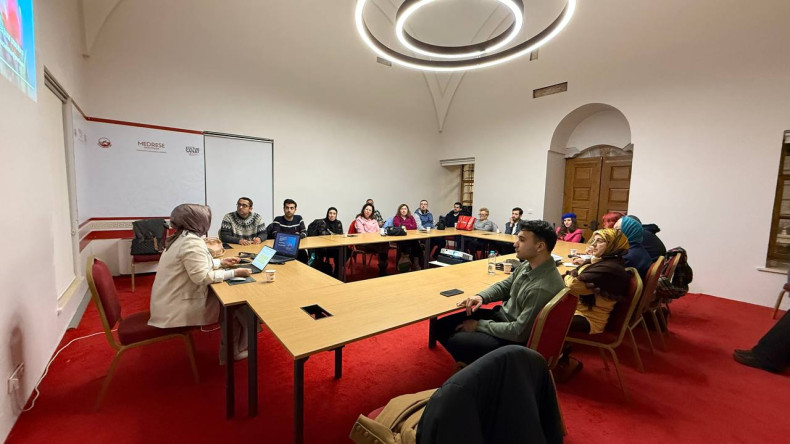 Medrese Davutpaşa'daki Divan Sohbetleri'nde Nedîm'in Şiir Dünyası, Şuhâne Üslup ve Lâle Devri Bağlamında Ele Alındı