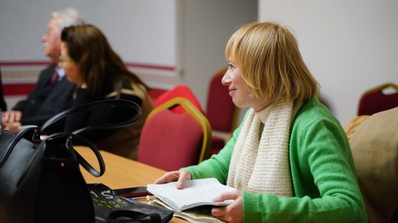 Fatih Belediyesi ve ESKADER İş Birliğinde Medrese Davutpaşa'daki Bâbıâli Sohbetleri'nde Mevlana ve Mesnevi Ele Alındı