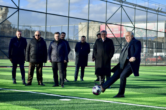Bakan Bak ve Başkan Turan, Mimar Sinan Spor Kompleksi ile Silivrikapı Spor Köyü'nde Yürütülen Çalışmaları Yerinde İnceledi