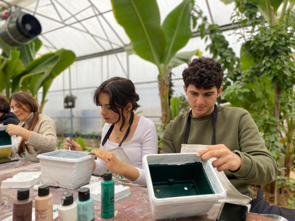 Saksılar Renklendi: Ayvansaray Bahçe'de Doğa ve Sanat Buluştu