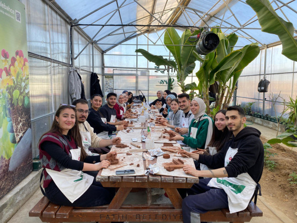 Ayvansaray Bahçe'de Doğayla İç İçe Kil Seramik Buluşması