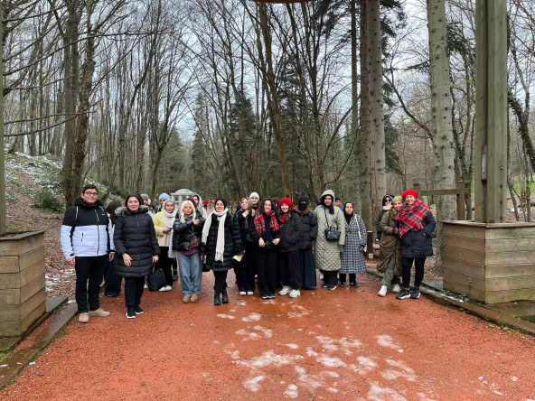 Vatandaşlarımız, Kadın ve Aile Birimimizin Belgrad Ormanı'ndaki Trekking Etkinliğiyle Doğayla Buluştu