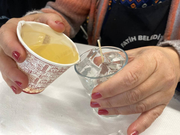 KARINCA El Emeği Eğitim Birimimizden Fındıkzade'de Sıcacık Bir Buluşma: Matcha Latte Temalı Mum Etkinliği