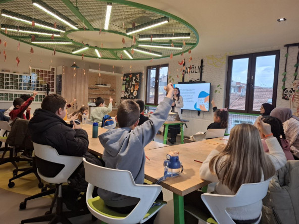 Bilim Fatih'te Braille Alfabesi Farkındalık Etkinliğiyle Öğrencilerimiz, Erişilebilirlik ve Toplumsal Duyarlılık Konularında Bilinçlendi