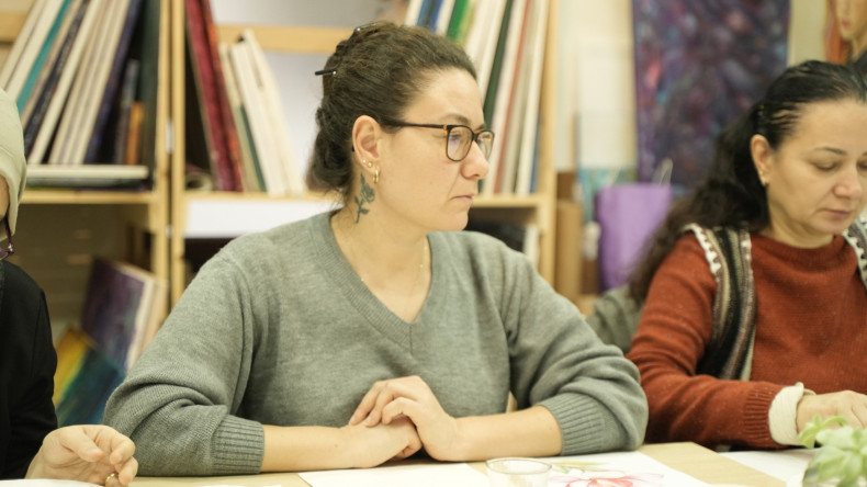 KARINCA El Emeği Eğitim Birimimizden Ayvansaray'da Asiye Küçük Eğitmenliğinde, Sanat Society İş Birliğiyle Suluboya Eğitimi