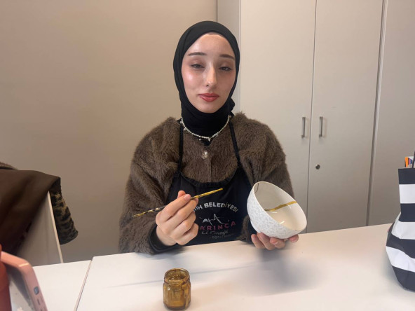 Kintsugi Sanatı: KARINCA El Emeği Eğitim Birimi ile Silivrikapı'da Yeniden Birleştirmenin Estetiği