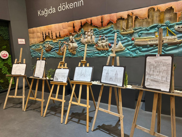 Bilim Fatih Öğrencilerimizin Karakalem Sergisi Fatih Merkez Kütüphanesi'nde Sanatseverlerle Buluşuyor