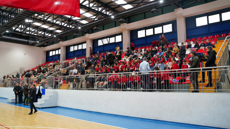 Suriçi Kupası İFET Branşı, Minik Sporcularımızın Alkışlarla Uğurlandığı Bir Ödül Töreniyle Sona Erdi