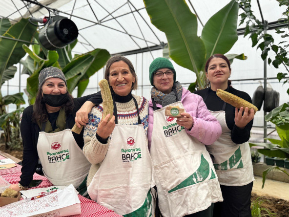 Atalık Tohumlarla Geleceğe Adım: Ayvansaray Bahçe'de Vatandaşlarımızla Lif Kabağı Çimlendirme Etkinliği