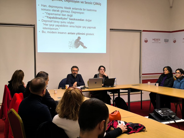 Medrese Davutpaşa'da Yorgunluk Toplumu Üzerine Kapsamlı Bir Düşünce Okuması