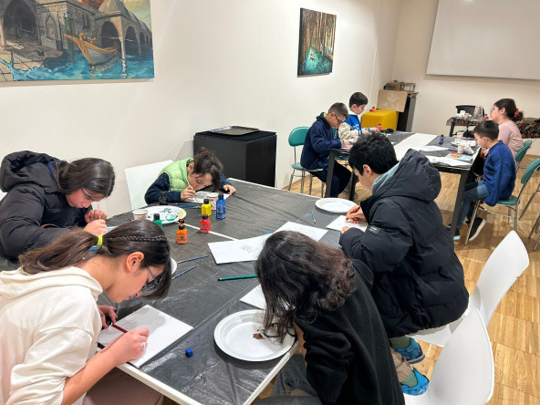 Kusama'nın İzinde, Rengârenk Bir Evren: Kadırga Sanat Galerileri'nde Çocuklarımızla “Benekli Evren” Buluşması