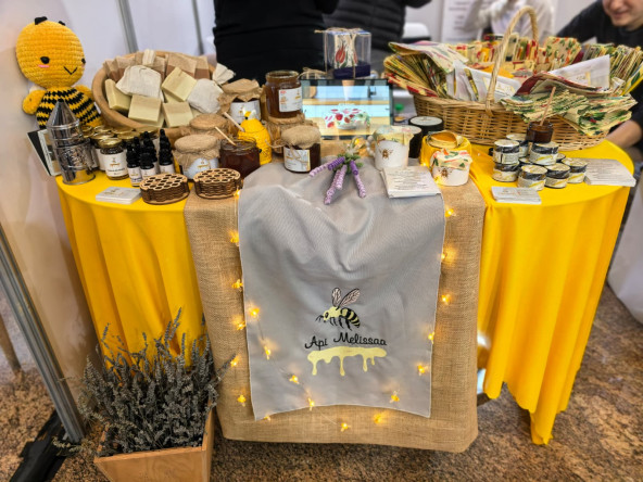 Vız Vız Rota Programı ile Yedikule & Ayvansaray Bahçe Katılımcıları, İstanbul Arıcılık Fuarı'nda Arıcılığın Güncel Uygulamalarını Yerinde İnceledi