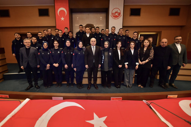 Başkan Turan'ın Teşrifleriyle Fatih Belediyesi'nde Aday Memurlar ve Zabıta Personeli İçin Asalet Tasdik ve Yemin Töreni Gerçekleştirildi