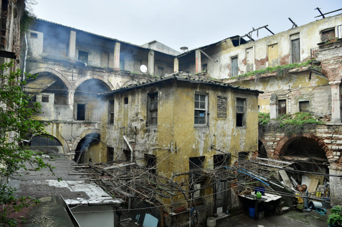 Vali Gül ve Başkan Turan, Şekerci Han'da Planlanan Restorasyon ve İhya Çalışmalarını Yerinde İnceledi