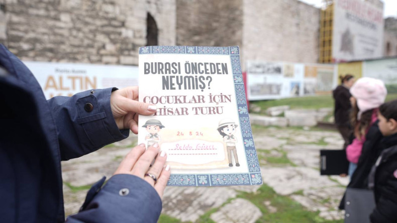 ”Burası Önceden Neymiş?" Etkinliği ile Miniklerimiz, Yedikule Hisarı'nın Geçmişine Yolculuk Ediyor