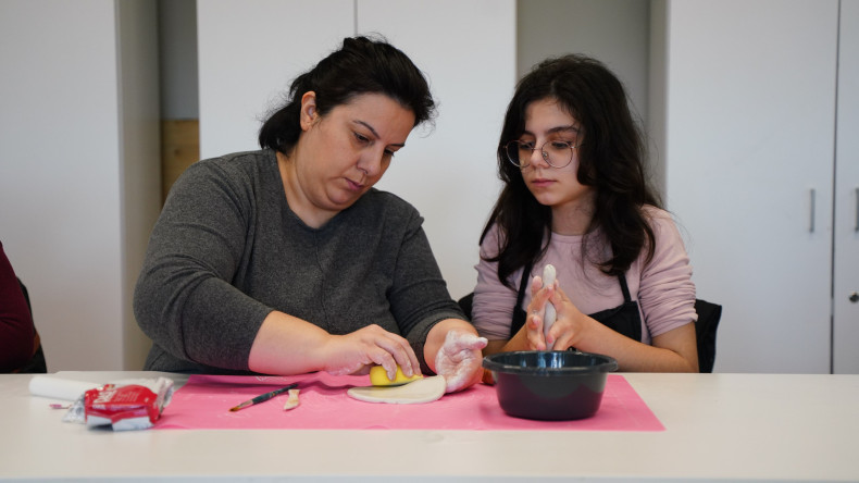 KARINCA El Emeği Eğitim Birimimiz ile Fındıkzade'de Anne ve Çocuklarımıza Yönelik Seramik Çalışması