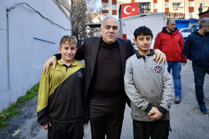 Başkan Turan, Silivrikapı Mahallesi'nde Fatihli Esnaf ve Vatandaşlarımızla Buluştu