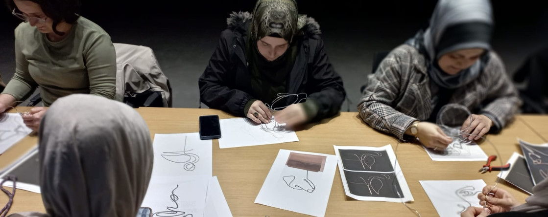 Neslişah Sultan Fikir Atölyesi'nde Tel Malzeme Üzerinden Üç Boyutlu Sanat Eğitimi: Vatandaşlarımız Hayal Güçlerini Heykel Formunda İfade Etti