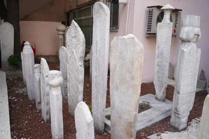 Abdülkerim Efendi Vakfı Haziresi'nin Restorasyon Çalışmalarını Tamamladık