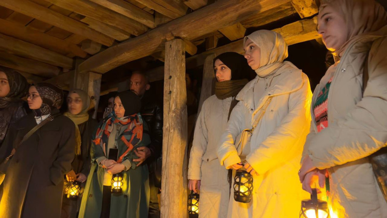 Dolunayın Işığında Fenerlerle Keşif: Yedikule Hisarı'nda Tarihî Gece Turu