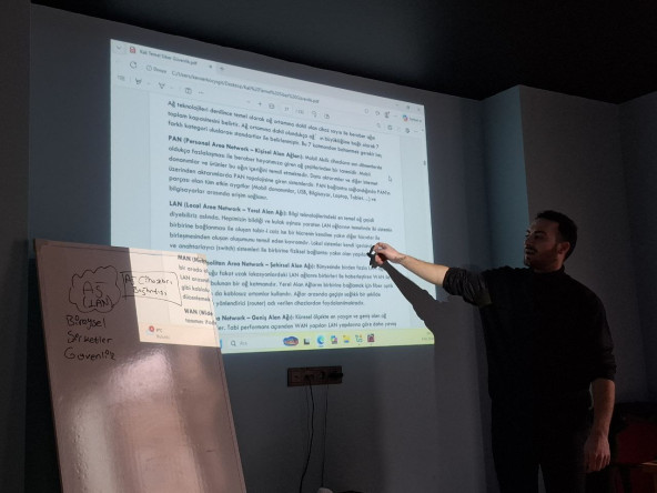 Bilim Fatih'te Siber Güvenlik Eğitimiyle Dijital Altyapı, Veri Akışı ve Ağ Sistemleri Teknik ve Uygulamalı Yönleriyle Ele Alındı