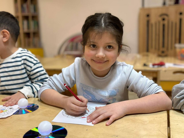 Kariye Çocuk Kütüphanemizde Geri Dönüşüm Malzemeleriyle Mandala Boyama ve Topaç Tasarımı Çalışmaları